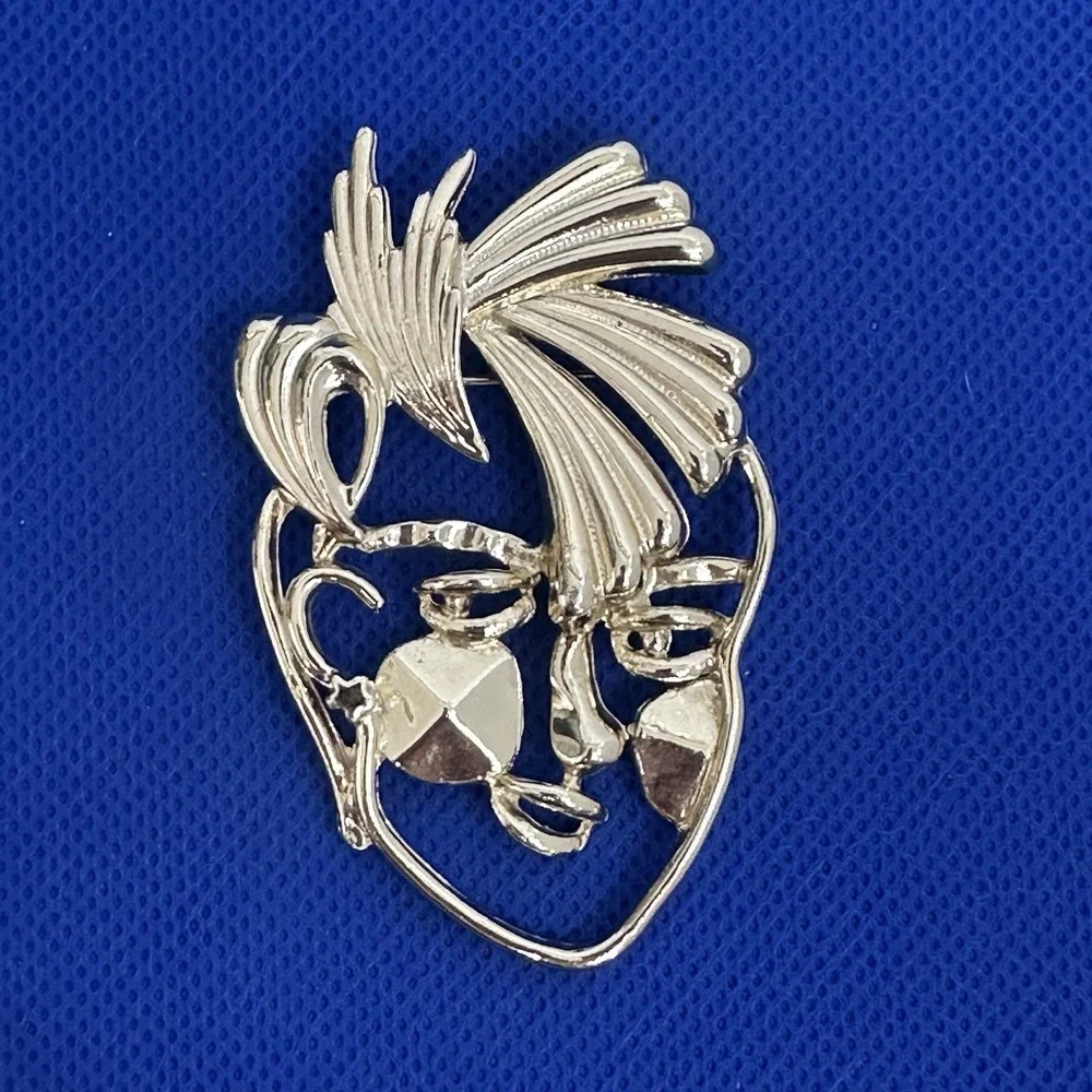 Vintage 80's Gold Tone Open Work Modern Punk Abstract Woman Face Pin
